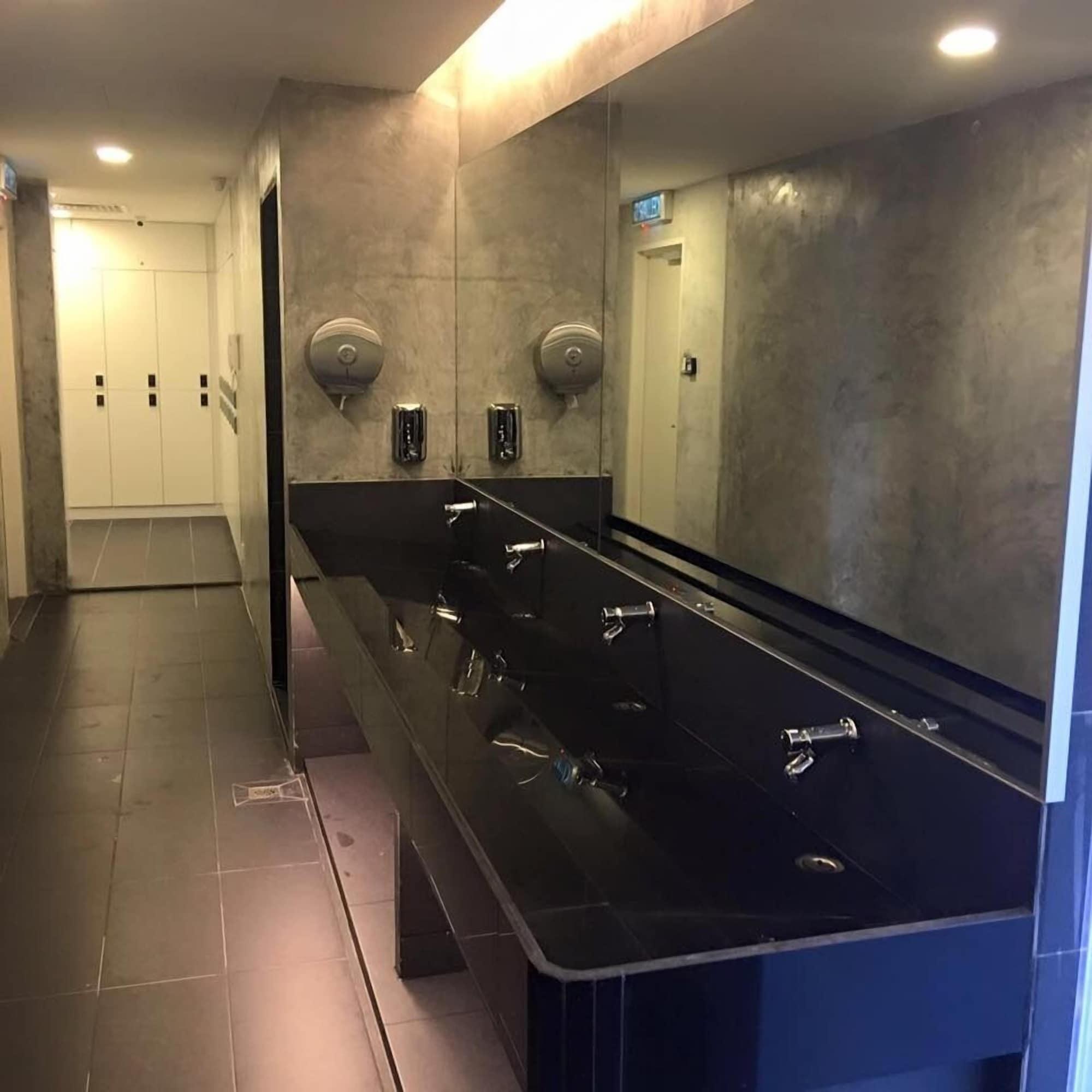 M Qube Hotel Sungai Dua Bukit Exterior foto